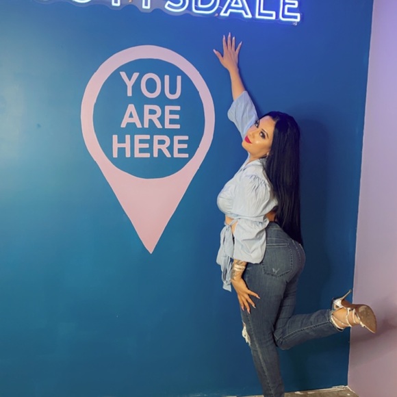 Meet your Posher, Evelyn - Picture 9 of 10